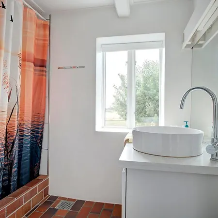 Stunning In With 4 Bedrooms And Wifi Hébergement de vacances Knebel