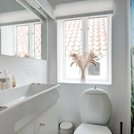 Stunning In With 4 Bedrooms And Wifi *