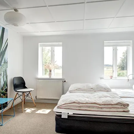 Stunning In With 4 Bedrooms And Wifi Hébergement de vacances