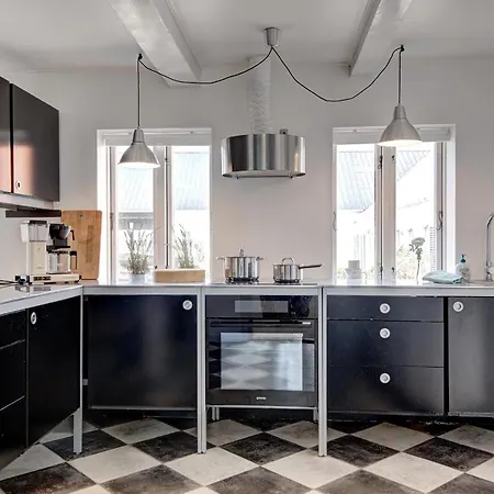 Hébergement de vacances Stunning In With 4 Bedrooms And Wifi